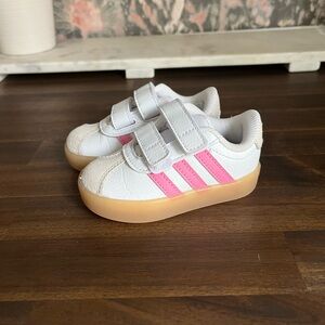 Adidas toddler 4 girl White and Pink